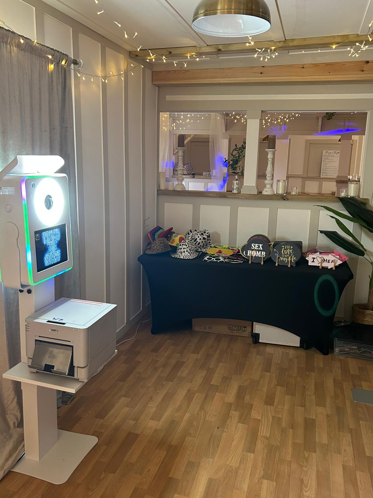 Photo booth ring light with prop table